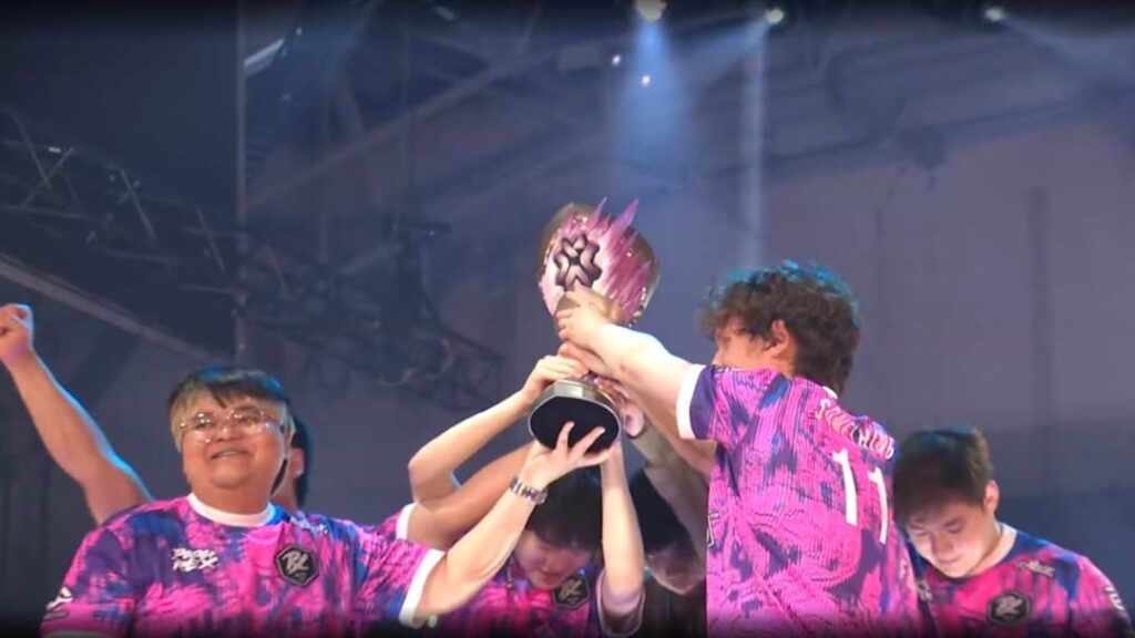 PRX Team with the Masters Toronto 2025 Trophy - Valobuff