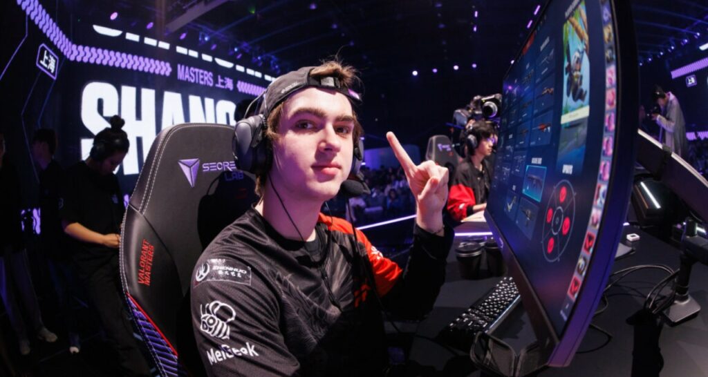 FunPlus Phoenix Cuts Australian Star Autumn After Mixed 2025 Season